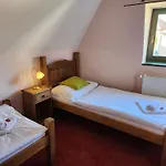 فندق Opat 4*